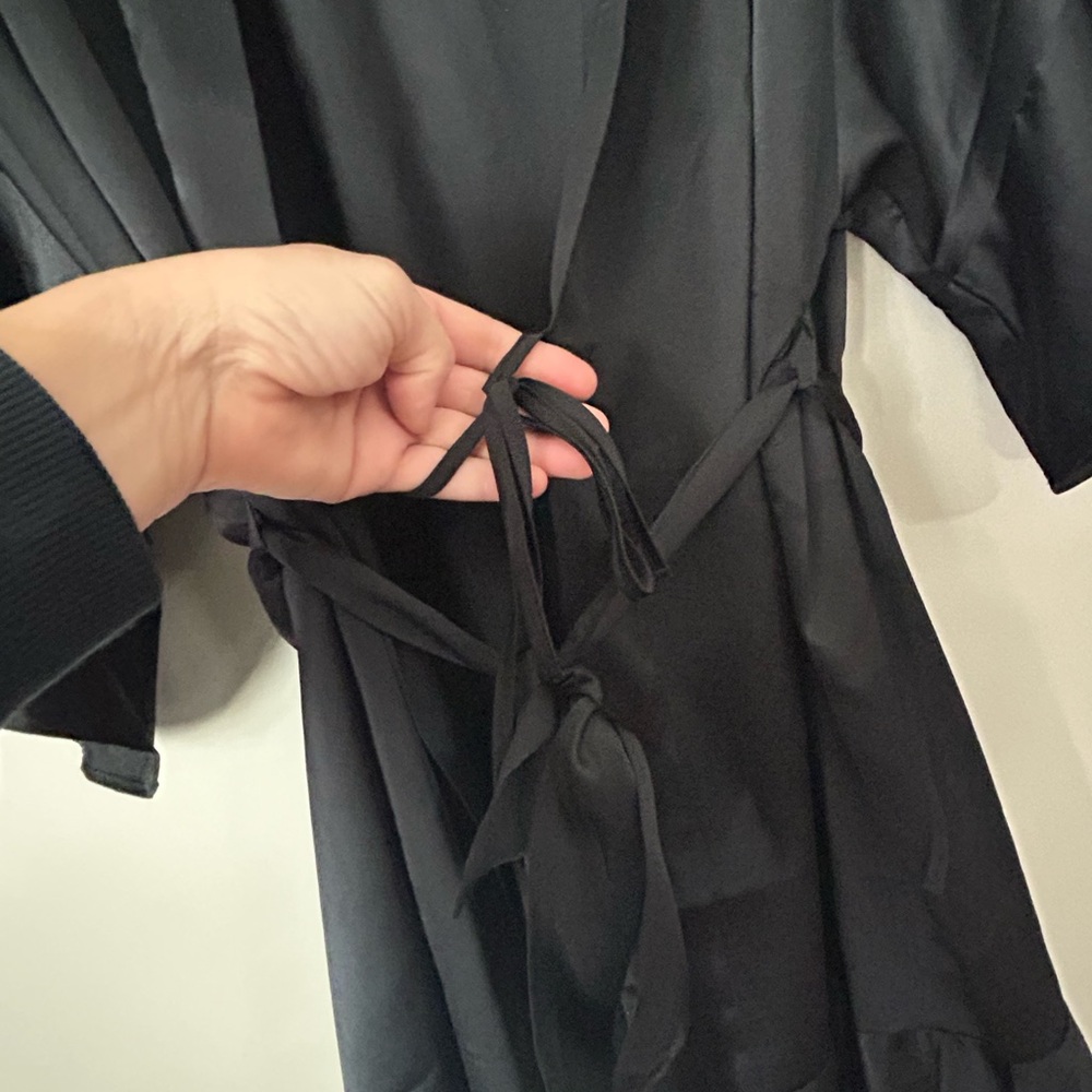🔥😍Victoria’s Secret Black Satin Kimono Robe | Lingerie Cover-Up - Picture 5 of 7